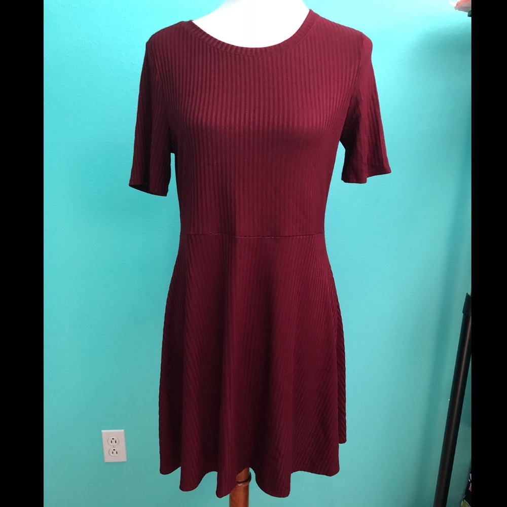 Ribbed maroon dress - skater dress